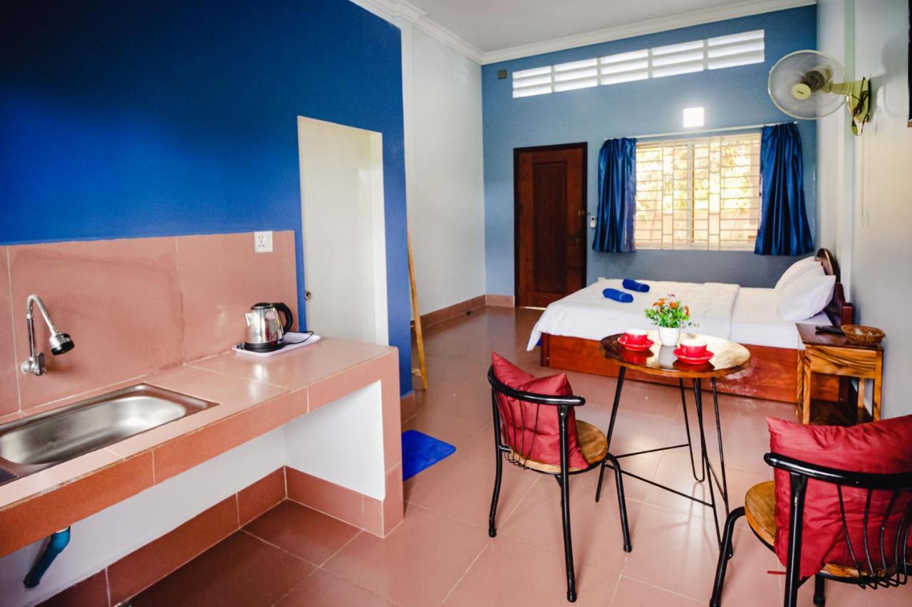 Lea'S Guesthouse And Restaurant Kampot Buitenkant foto