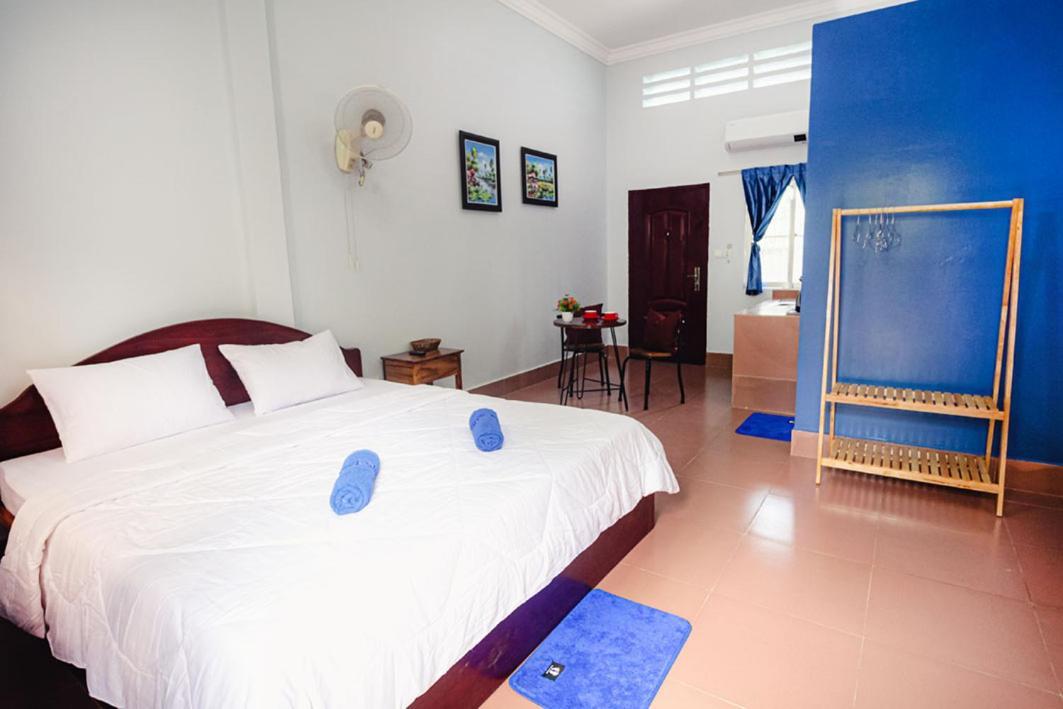 Lea'S Guesthouse And Restaurant Kampot Buitenkant foto