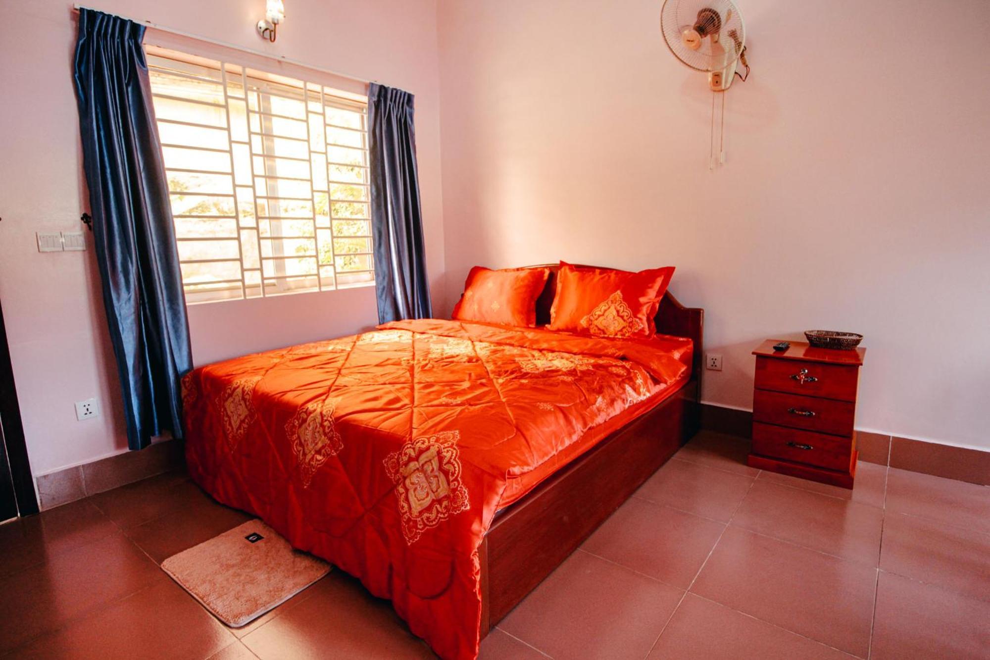 Lea'S Guesthouse And Restaurant Kampot Buitenkant foto