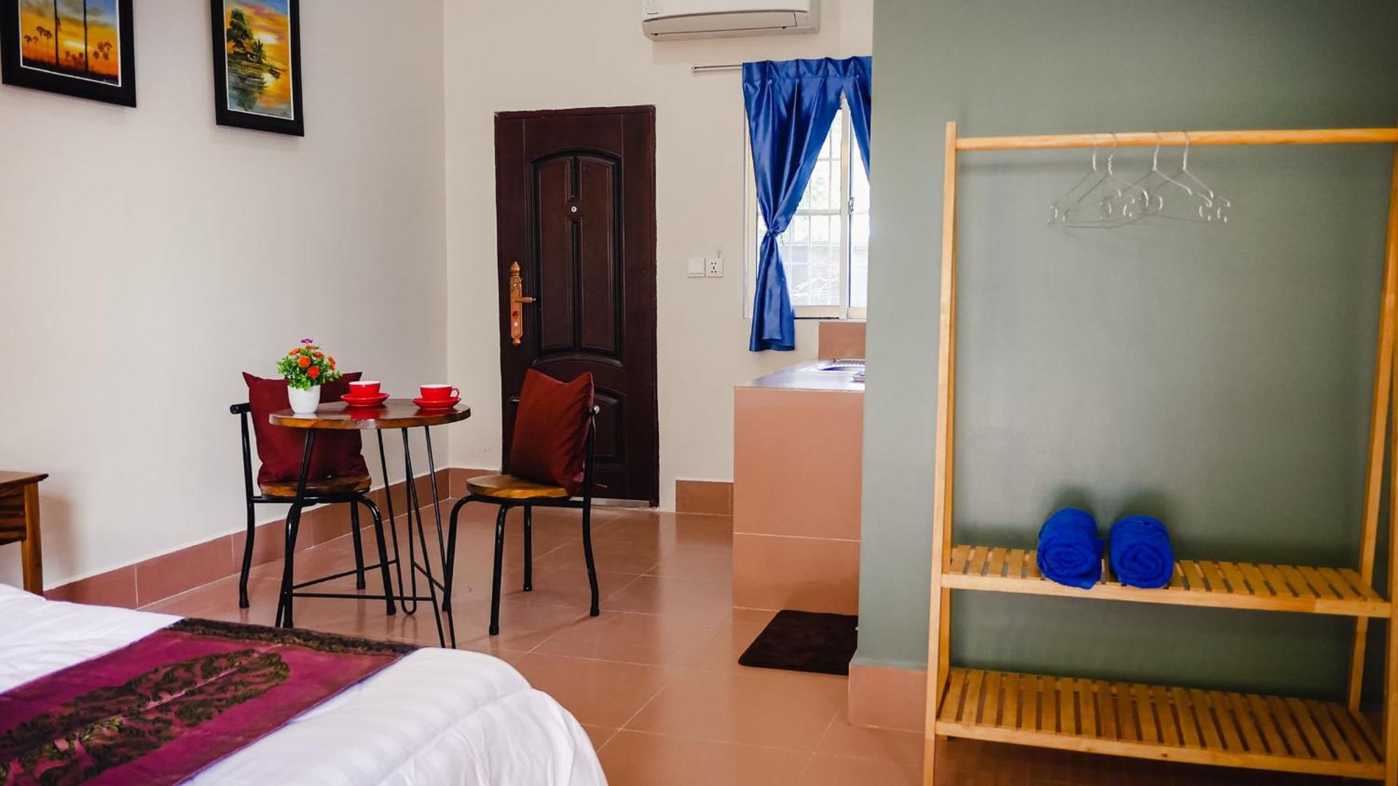 Lea'S Guesthouse And Restaurant Kampot Buitenkant foto