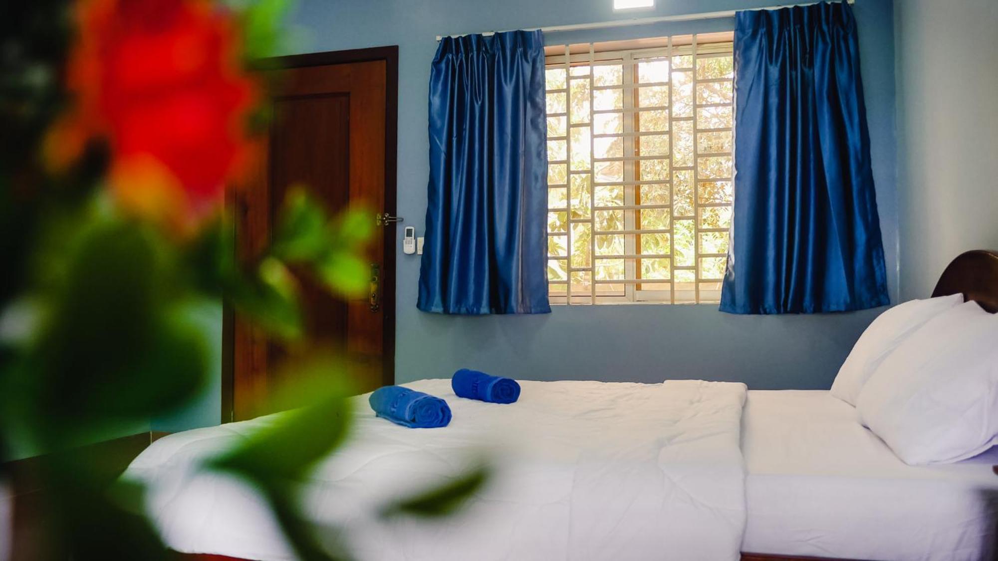 Lea'S Guesthouse And Restaurant Kampot Buitenkant foto