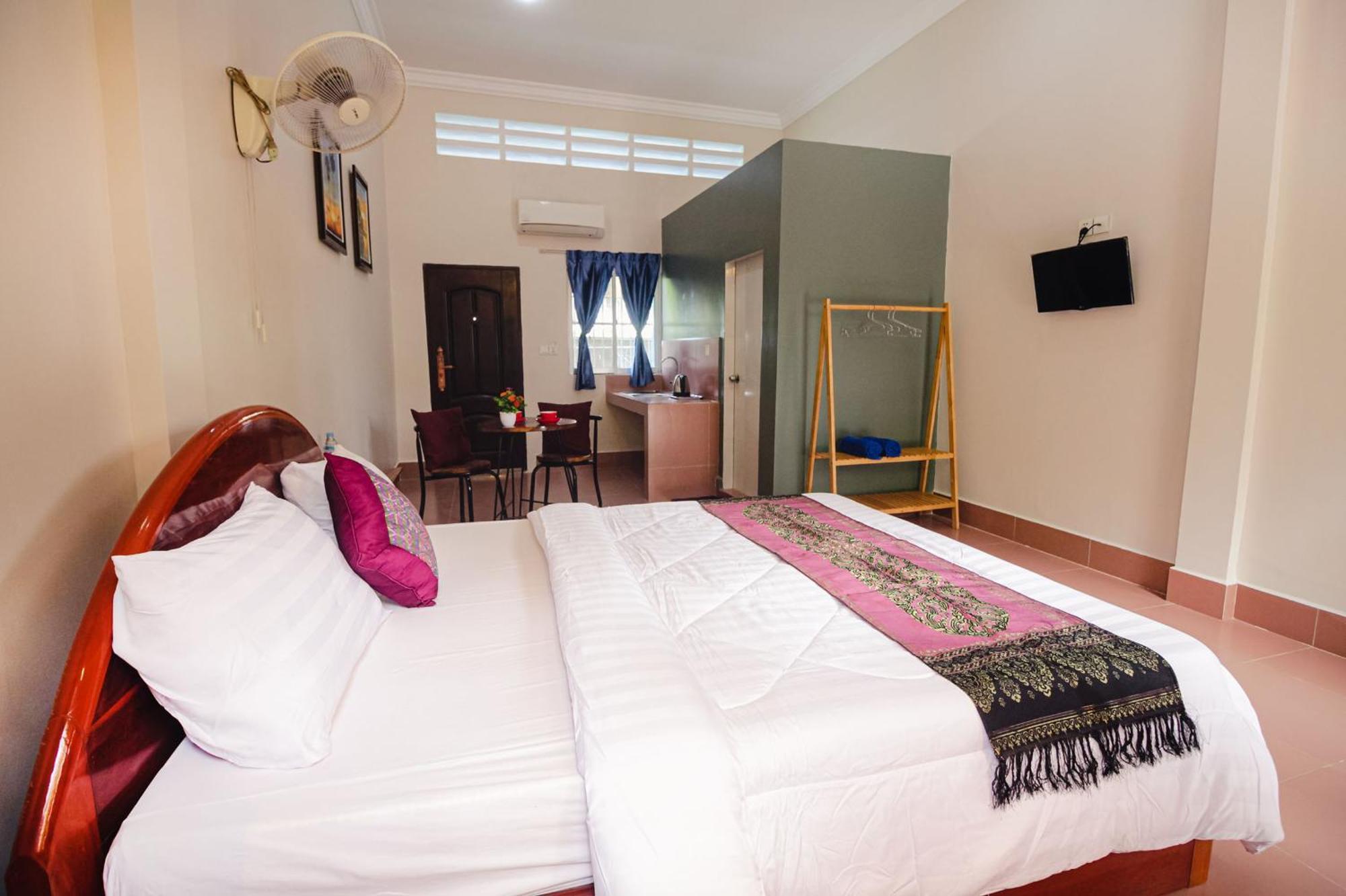Lea'S Guesthouse And Restaurant Kampot Buitenkant foto