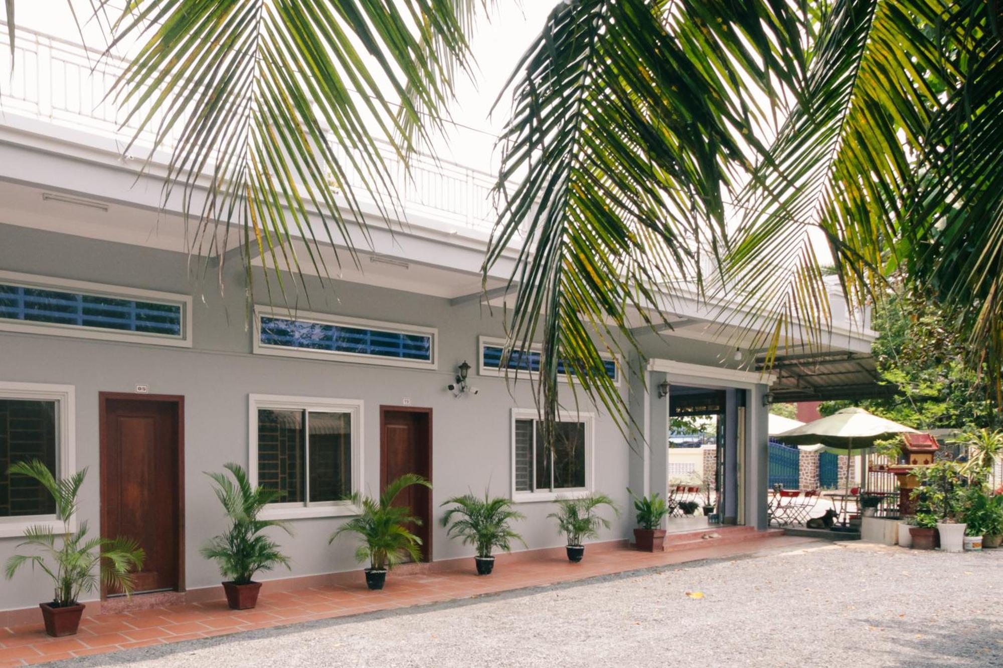 Lea'S Guesthouse And Restaurant Kampot Buitenkant foto